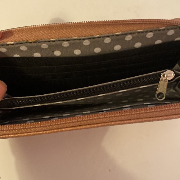 Kenneth Cole Reaction Pink Pebble Wallet - Picture 5 of 5